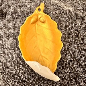 Dorothy C Thorpe Inc California Acorns Leaf Gold White Ceramic Trinket Dish